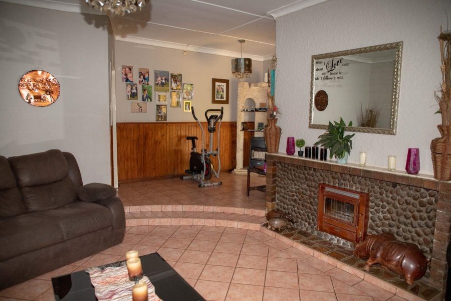 4 Bedroom Property for Sale in Heilbron Free State